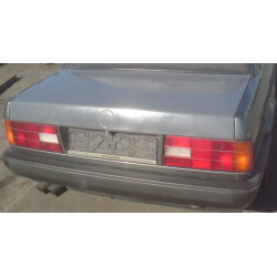 BMW e30 light tailgate - mounting with staples