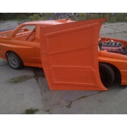 Capó ligero BMW e30 - montaje con grapas 