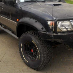 Nissan Patrol Y61 GU Kotflügelverbreiterungen