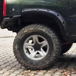 Suzuki Grand Vitara elargisseurs plastique ABS