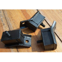Fiat 126 engine and gearbox mounts